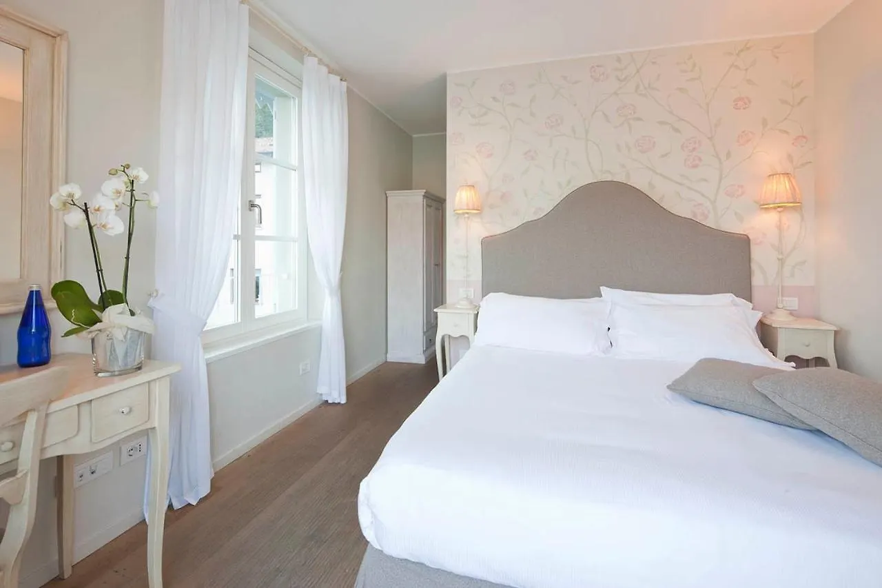 Hotel Villa Aurora Lezzeno 3*,