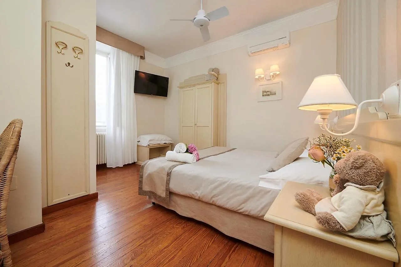Hotel Villa Aurora Lezzeno
